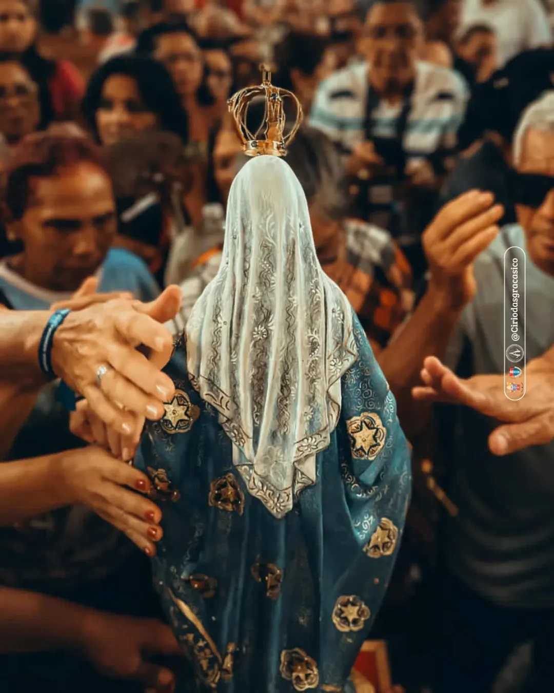 Diante do Seu olhar materno, renovamos nossa fé